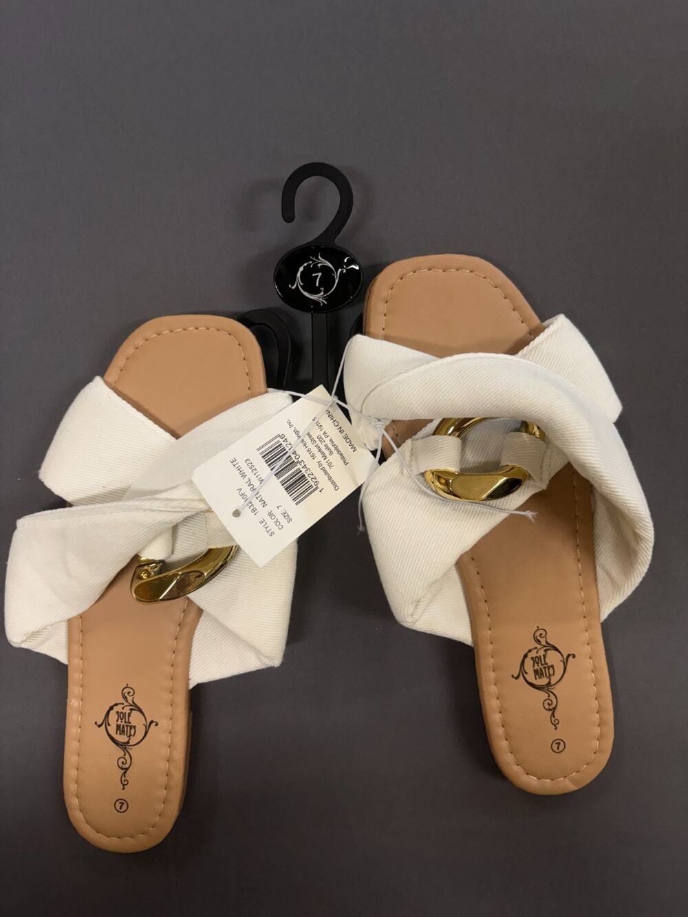 SOLE MATES Women's White Slide Sandals Slip-On Flat Chain Accent Size 7